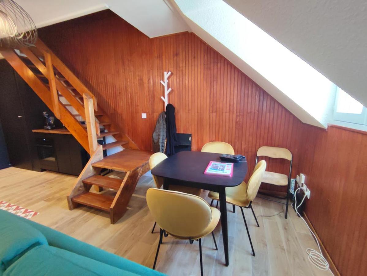 Au Cocon De Joy, T3 Duplex, Wifi, 4 Personnes Apartment Bagneres-de-Luchon Luaran gambar